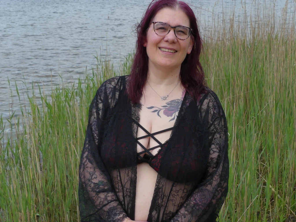 HotMilfSunny